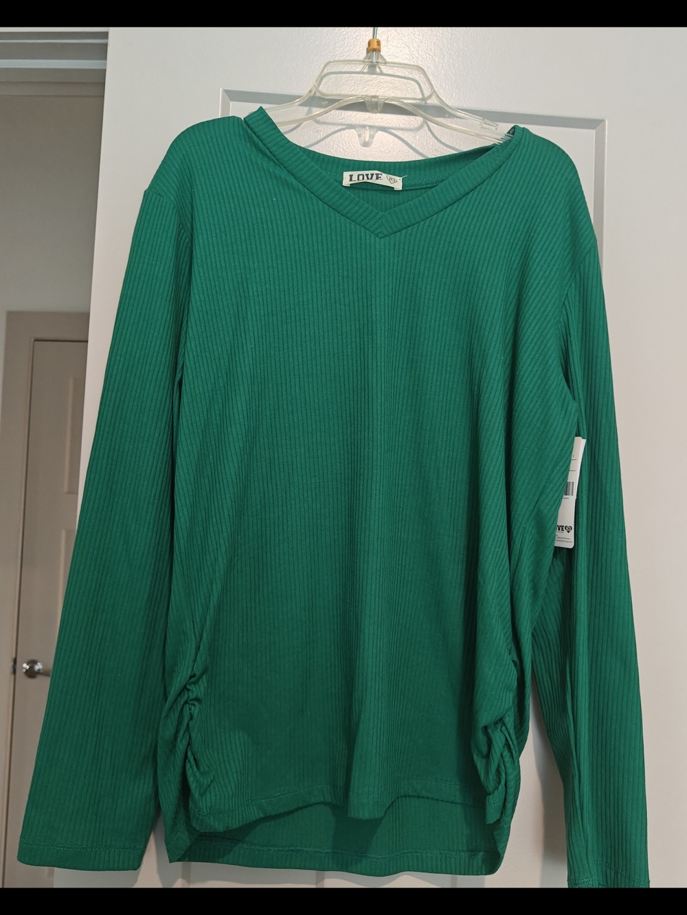 LOVE Ribbed V-Neck Top in Emerald Green